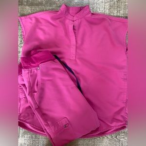 Figs Rafaela™ Oversized Scrub Top and  High Waisted Zamora™ Jogger Scrub Pants